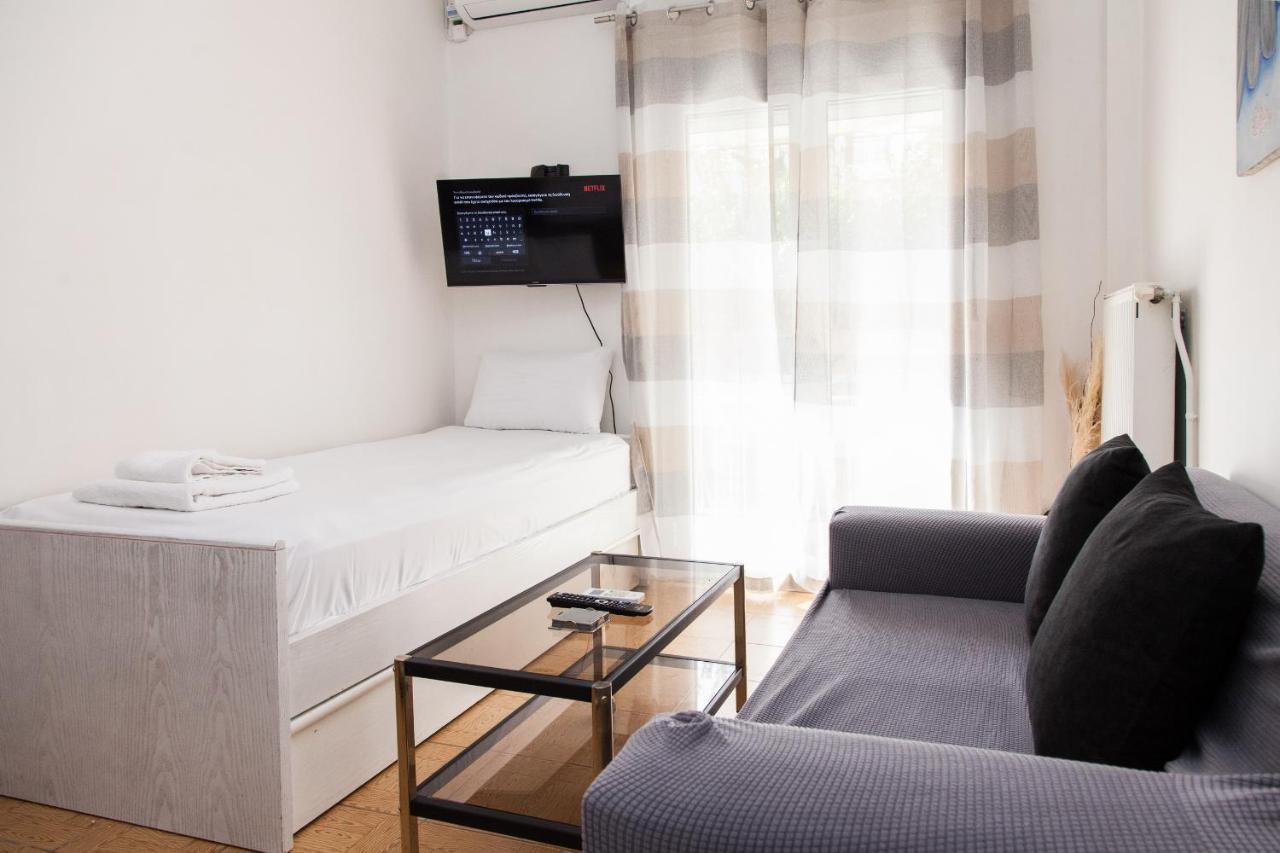 Cozy Apartment Near Stavros Niarchos Park Athens Exterior photo